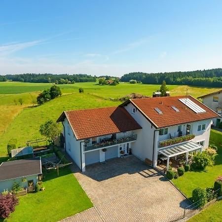 Ferienwohnung Poelzl Chieming Esterno foto